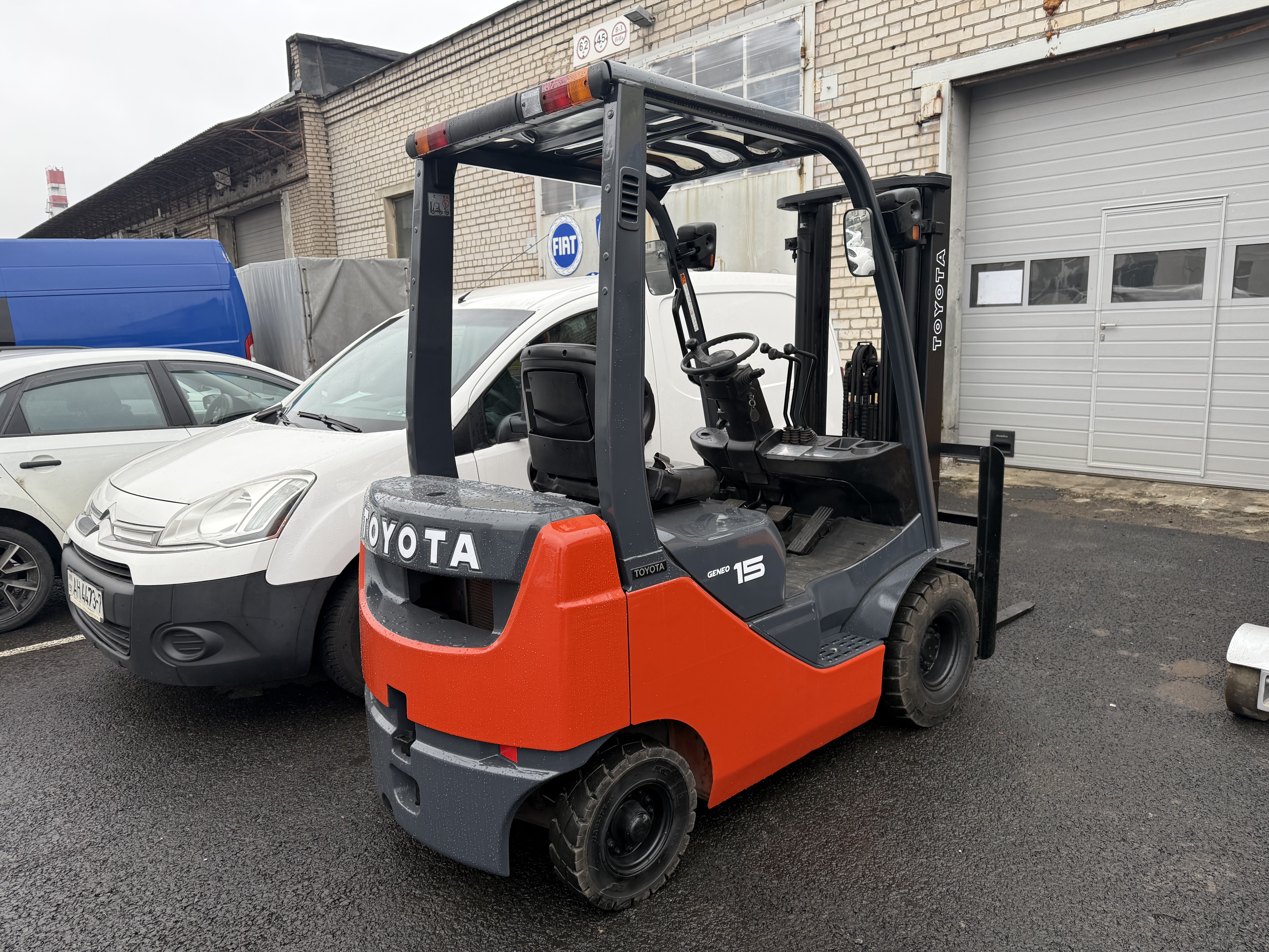 Погрузчик TOYOTA 62-8fd15_1