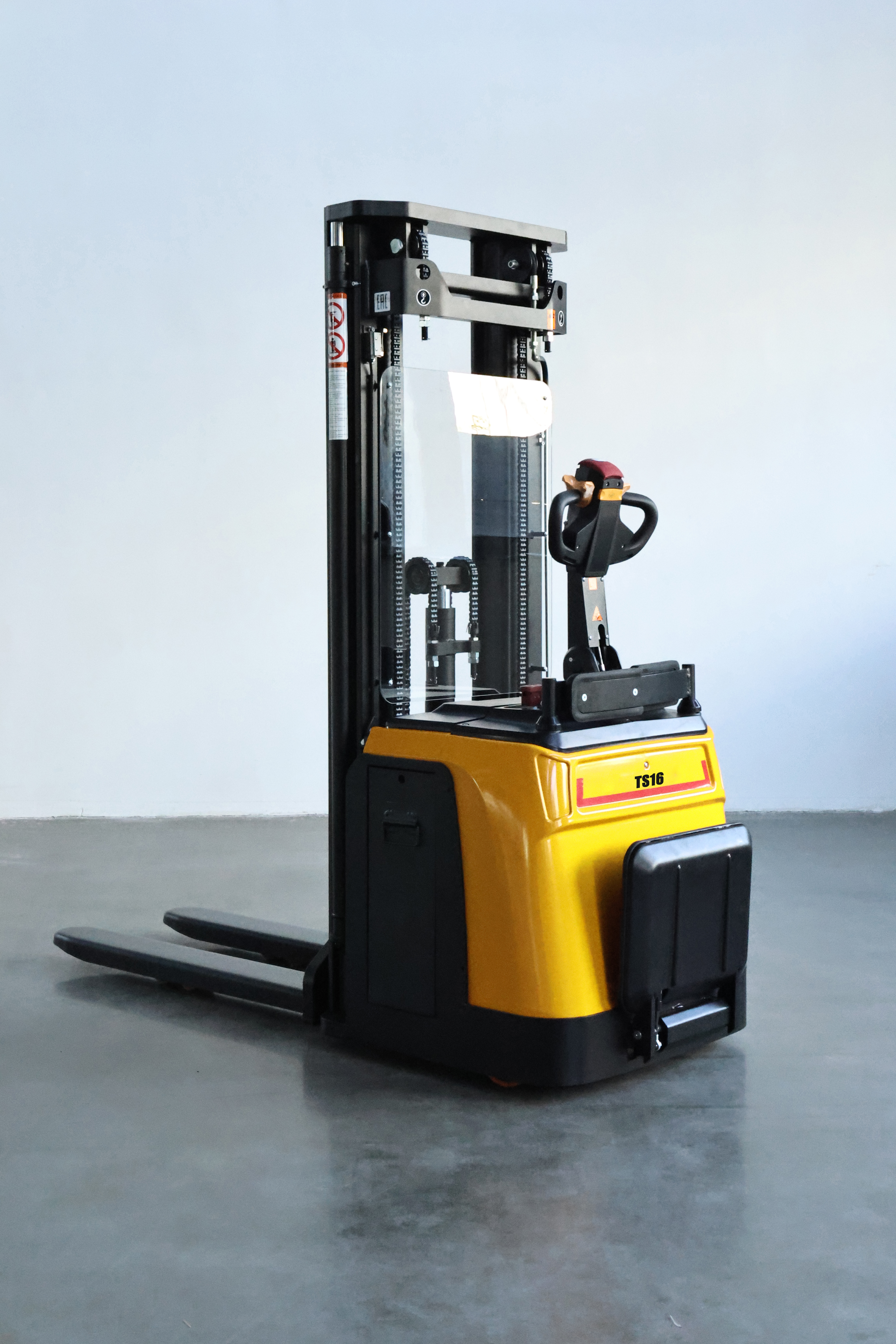 Штабелер TEU TS16-20 с платформой_1